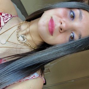 Meet your Posher, Izabella